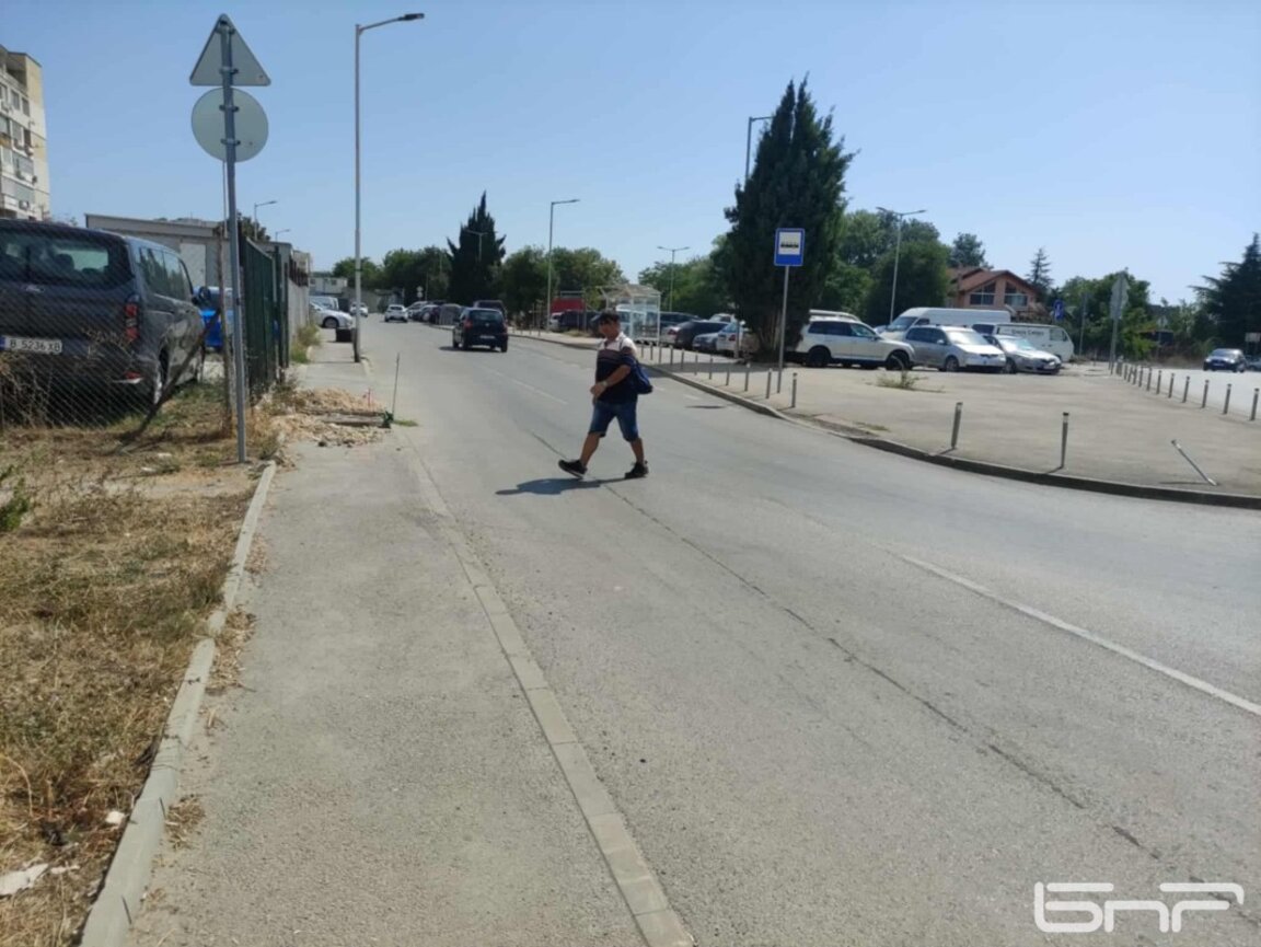 Пешеходци в "Кайсиева градина" принудени да пресичат неправилно