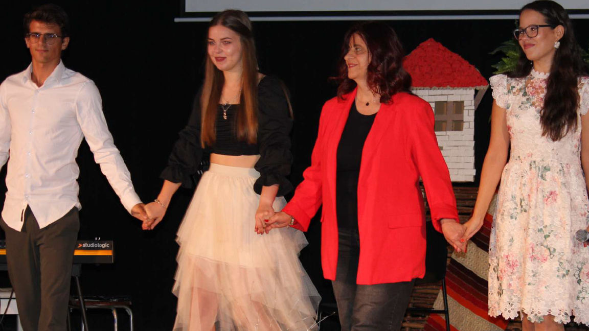 “Сезоните на едно глухарче“ или поезията...