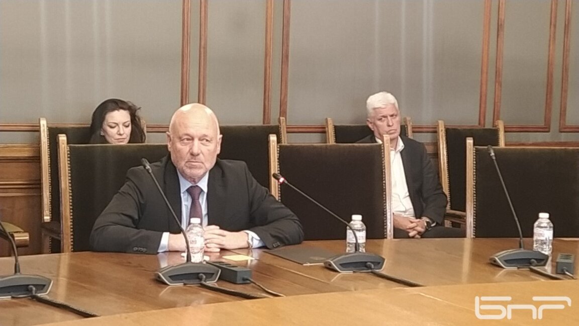 La commission parlementaire à la Défense a validé l'envoi de systèmes de défense antimissile à l'Ukraine...
