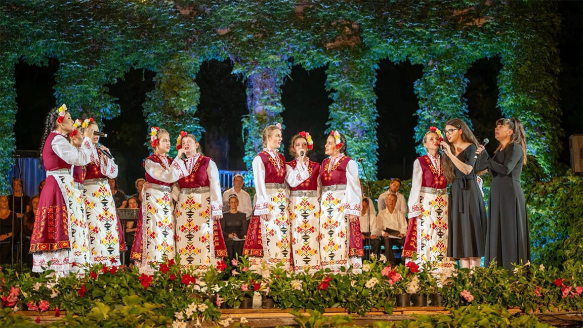 A Blessed Posy of Wishes: Neli Andreeva revives Stefka Kushleva’s folk legacy