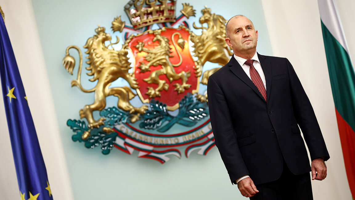 Радев за изчакването за особен управител на "Лукойл": Оправданията на управляващите са несъстоятелни