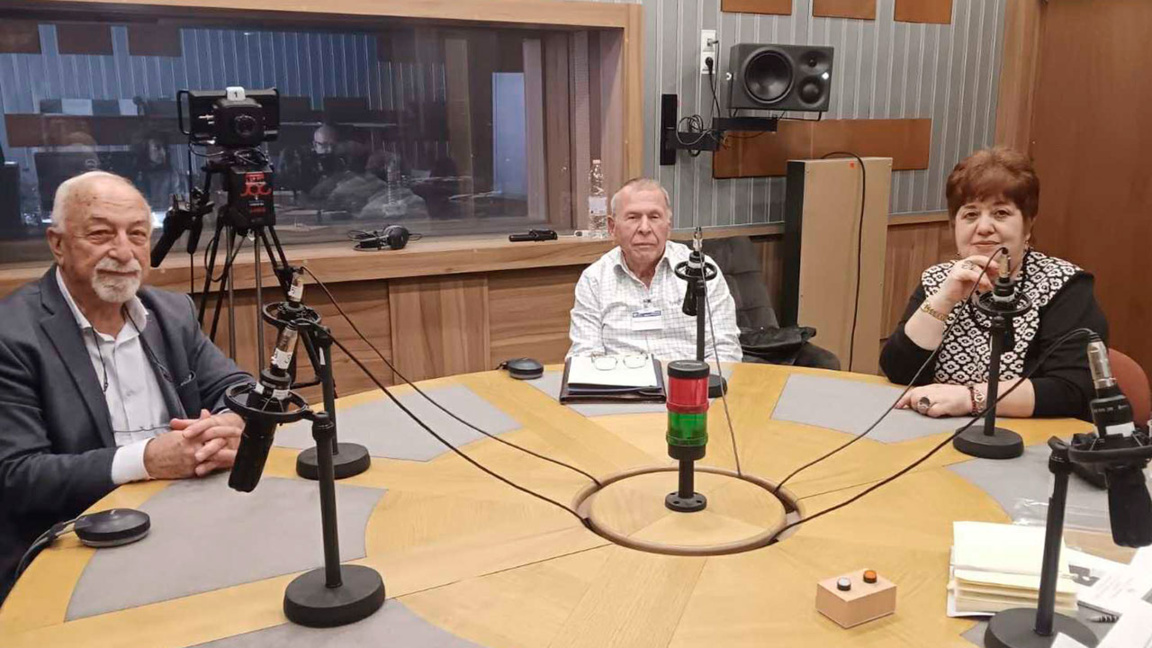 Проф. Ангел Бакърджиев, Гаро Агопян и Вартануш Топакбашян