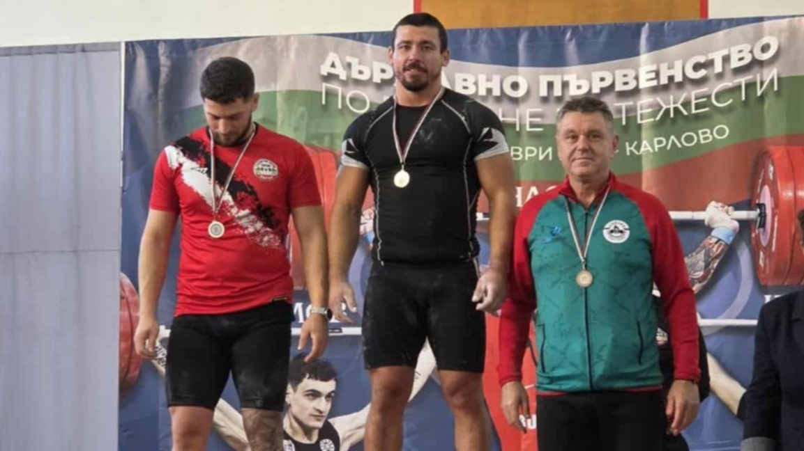 Отборна титла и куп медали спечелиха тежкоатлети от "Аполон"