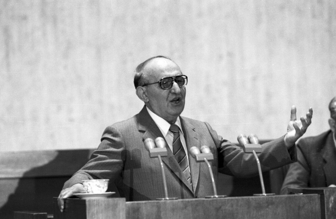 Adunarea Plenară din noiembrie, a Comitetului Central al Partidului Comunist Bulgar. Discursul lui Todor Jivkov, Sofia, 10 noiembrie 1989.