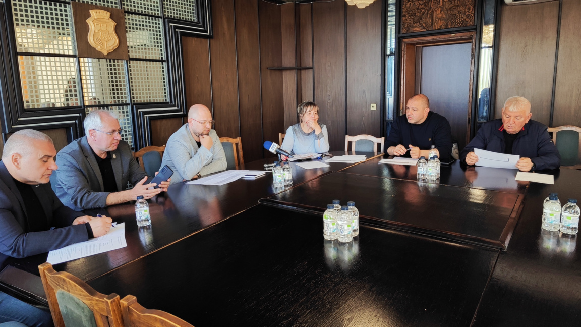 Шест ще са подвижните изборни секции в о...