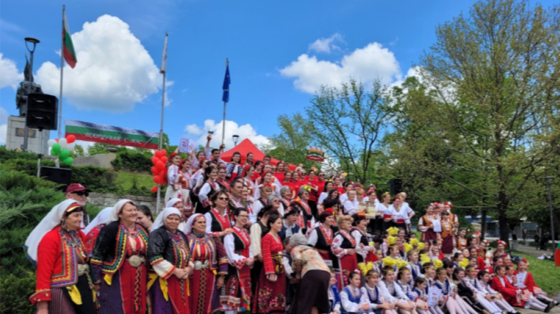 Фолклорното надиграване в Кърджали събира танцьори всяка година на 1 май