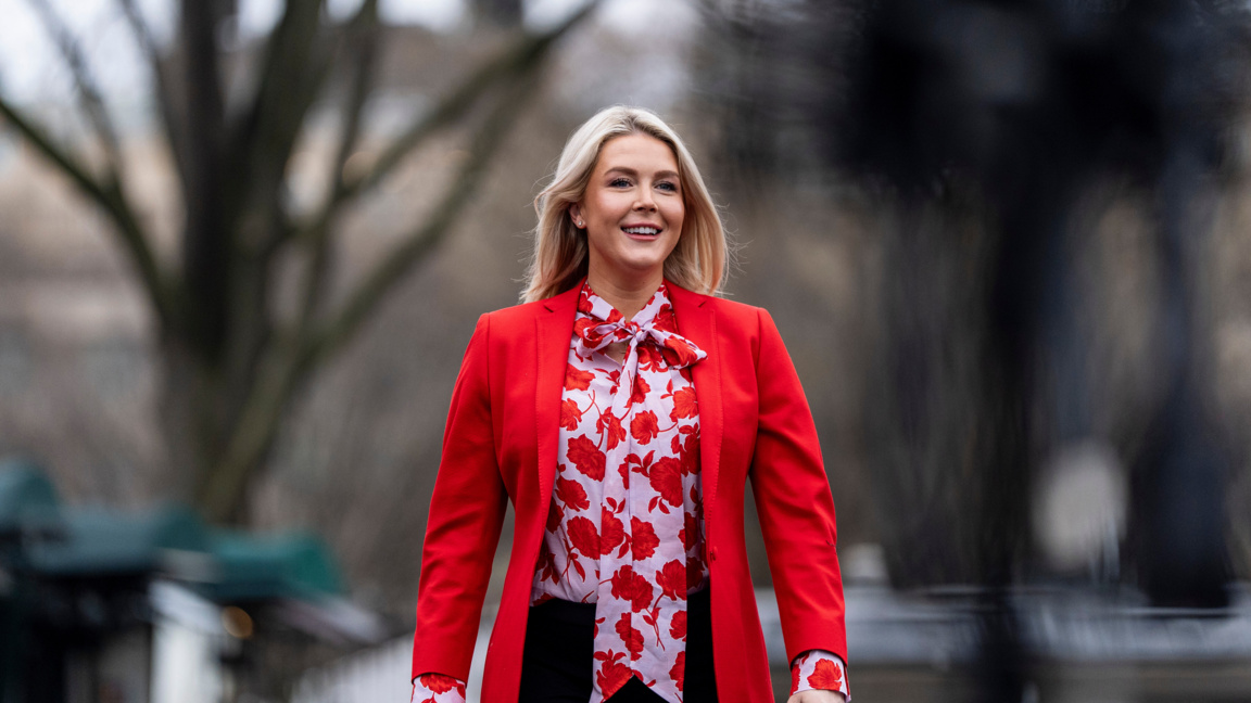 Говорителката на Тръмп Карълайн Левит излиза днес на моравата пред Белия Дом, за да говори с репортери.