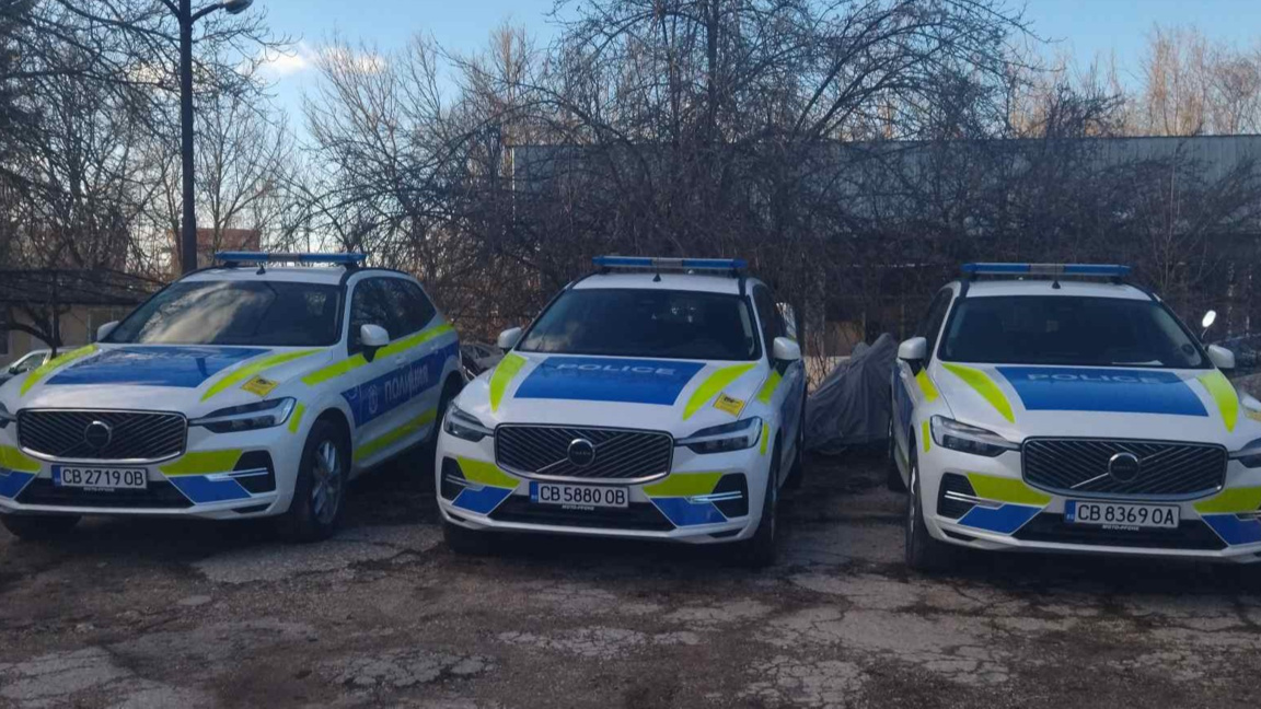 Нови автомобили за полицията...