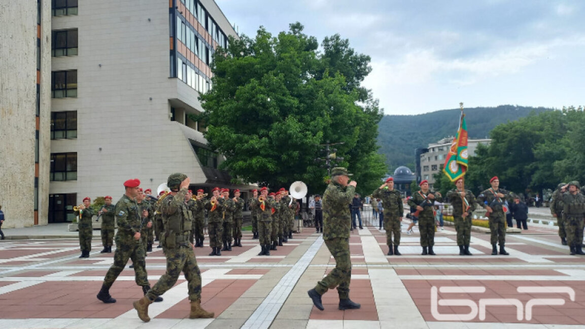 Български военни заминават за мисия на НАТО в Косово