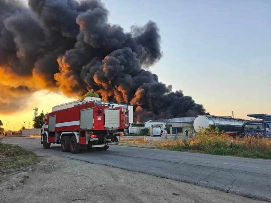 Потушен е пожарът край Царацово, няма замърсяване на въздуха