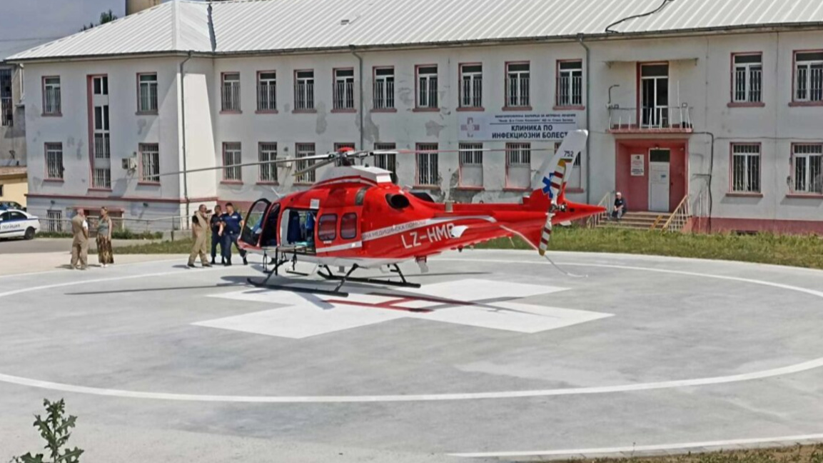 Хеликоптер транспортира в „Пирогов“ пострадалото край Мъглиж момиче