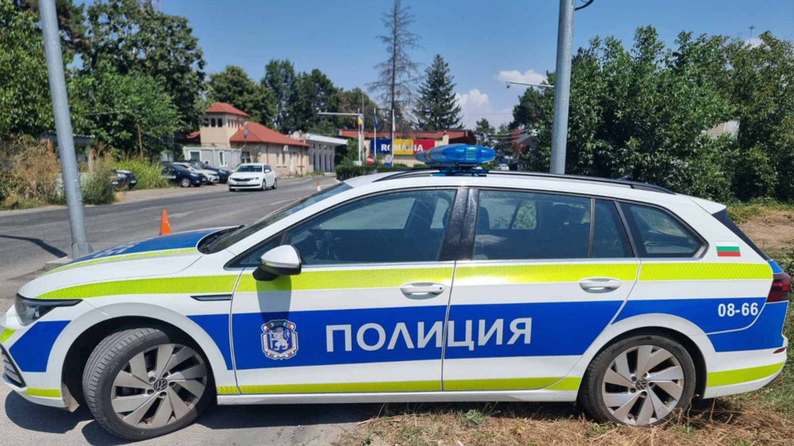 Няма дълбоки кратери на мястото на взрива на падналия дрон