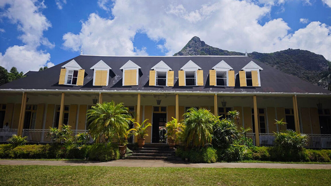 Тапетен археолог проучва старинна къща на Мавриций