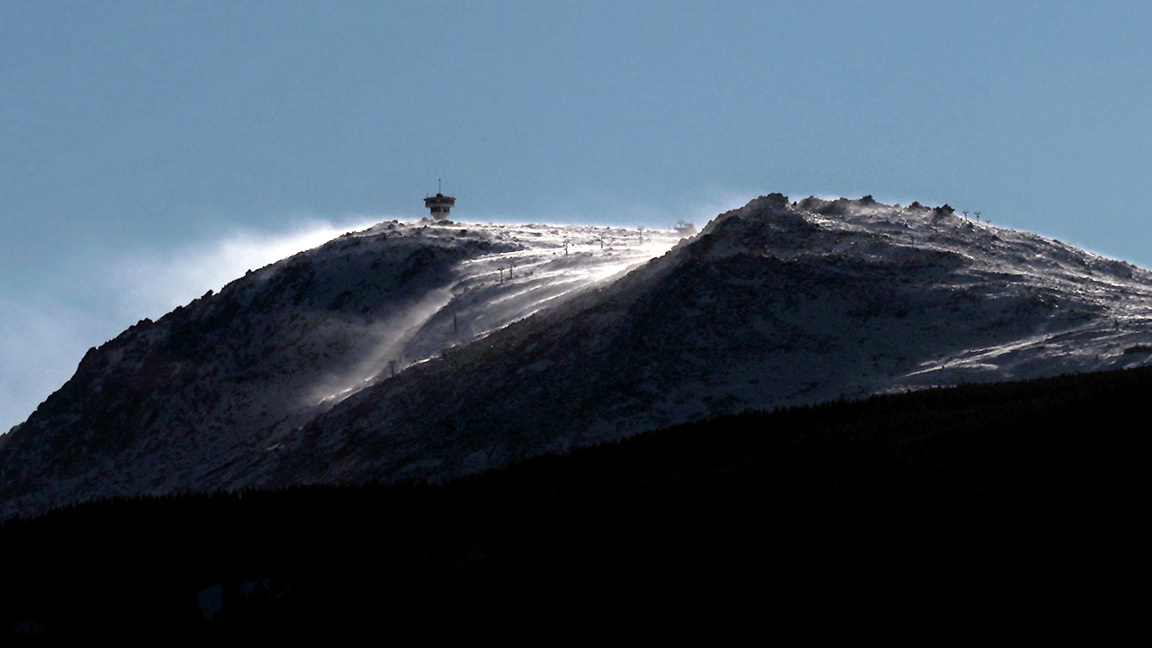 Жълт код за вятър, снеговалеж и поледици, максимални температури до 16°-17°