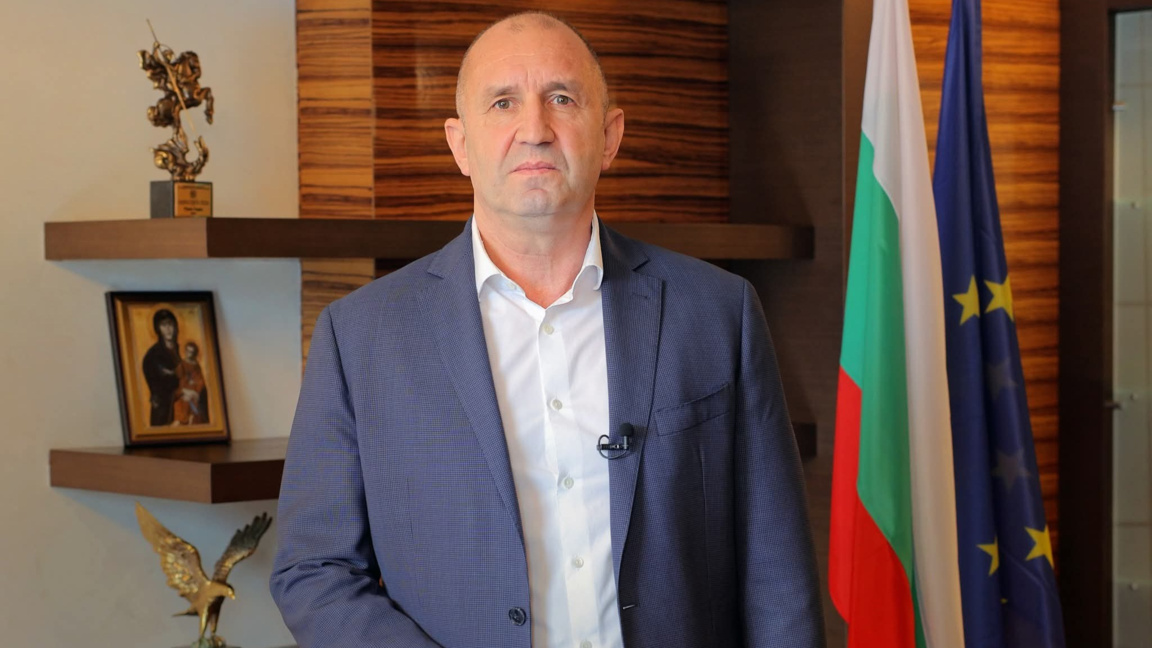 Rumen Radev critica al gabinete interino por Irán