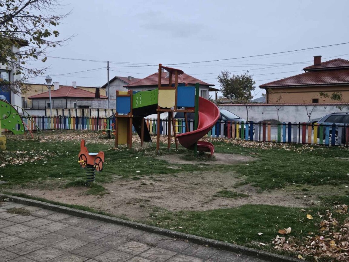 Община Гурково започва ремонт на най-голямата детска площадка в града
