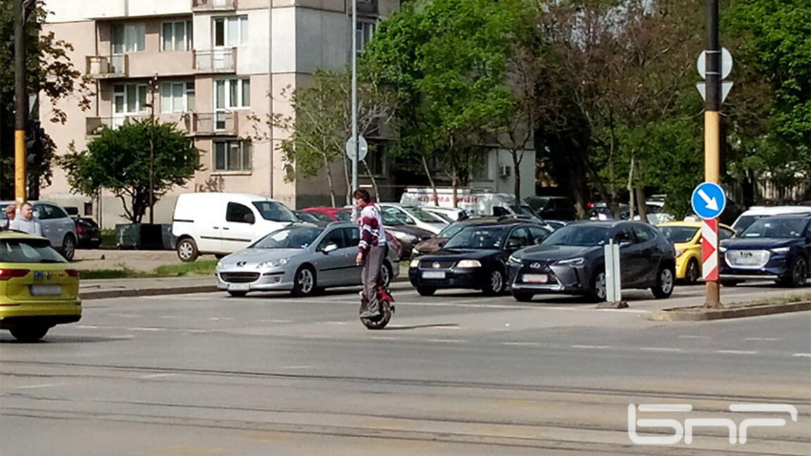 Слънце до обяд, в София - до 19°