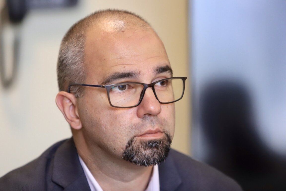 Първан Симеонов: Борбата на символи у нас е опасна, прави крайностите силни