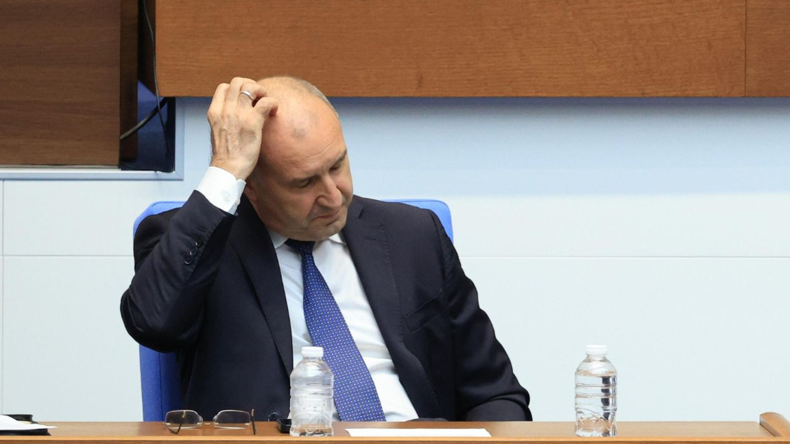 Confidence in government of Progressive Bulgaria falls for second month