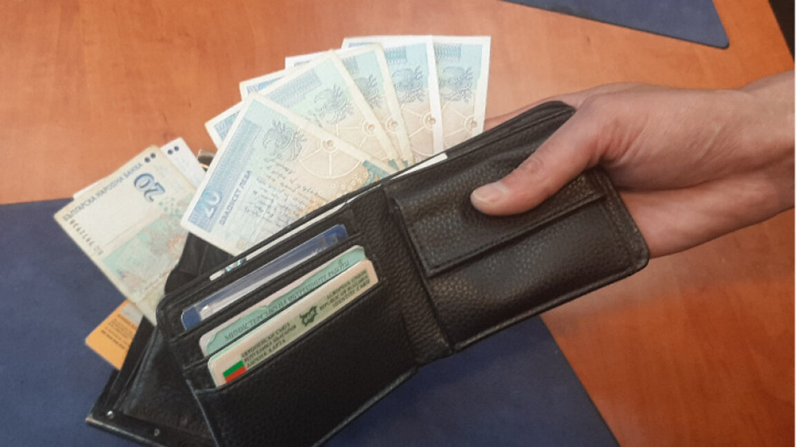 НСИ: Средната брутна работна заплата достига 2549 лева през третото тримесечие