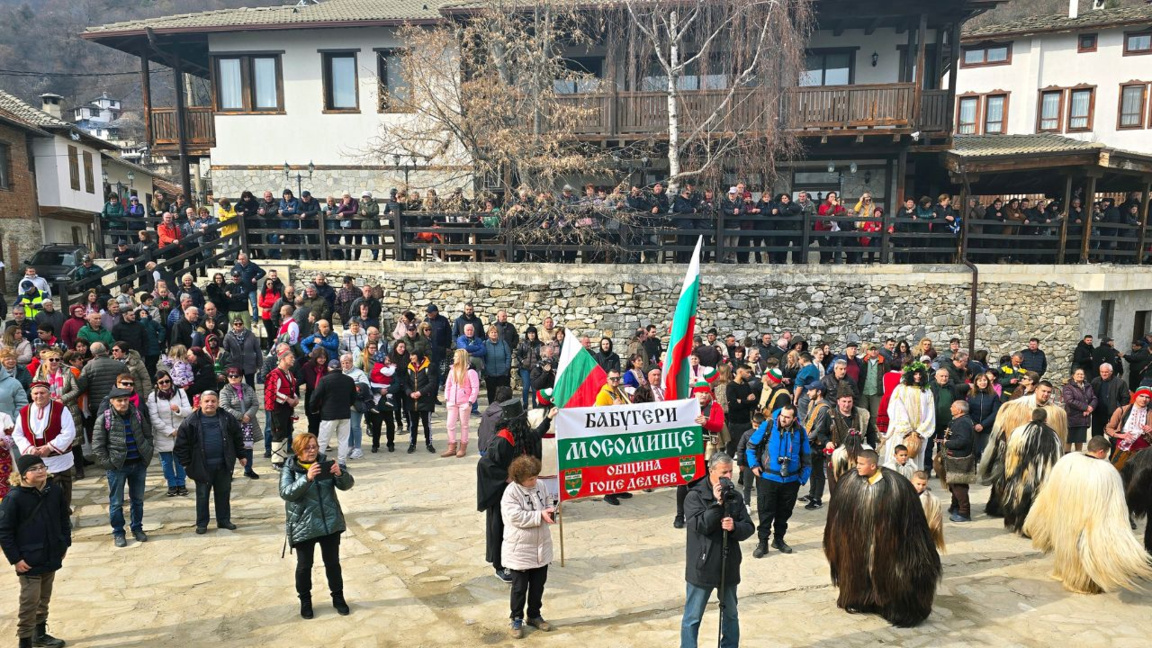 Fête au village de Deltchévo au Pirin qui rend un culte à la vigne