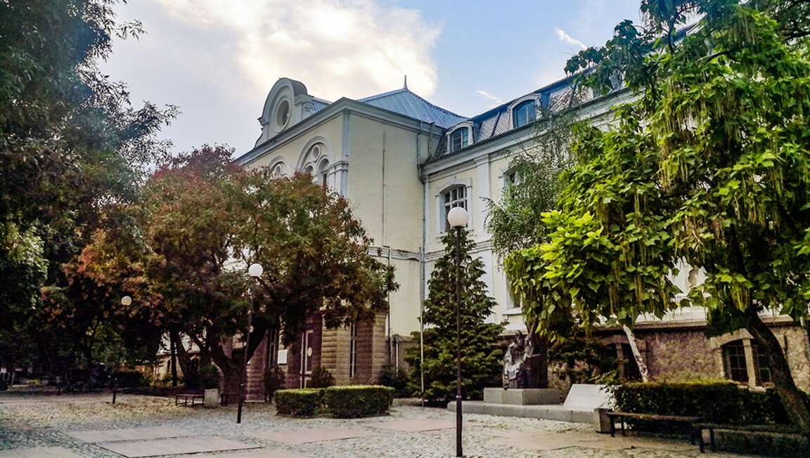 Shkolla më e vjetër që funksionon në Plovdiv ka nevojë për zgjerim, por nuk mungojnë sfidat