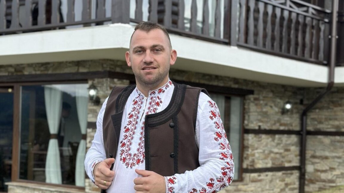 Гурбетчия издава фолклорен албум