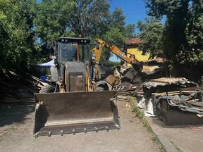 Над 10 незаконни постройки в пернишкия квартал "Хумни дол" са премахнати
