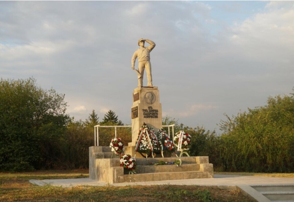 Военноморските сили празнуват 145-ата годишнина от основаването си