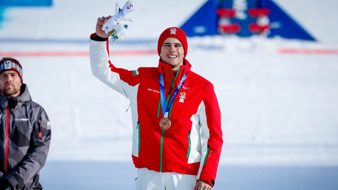 Замфиров се прибира днес