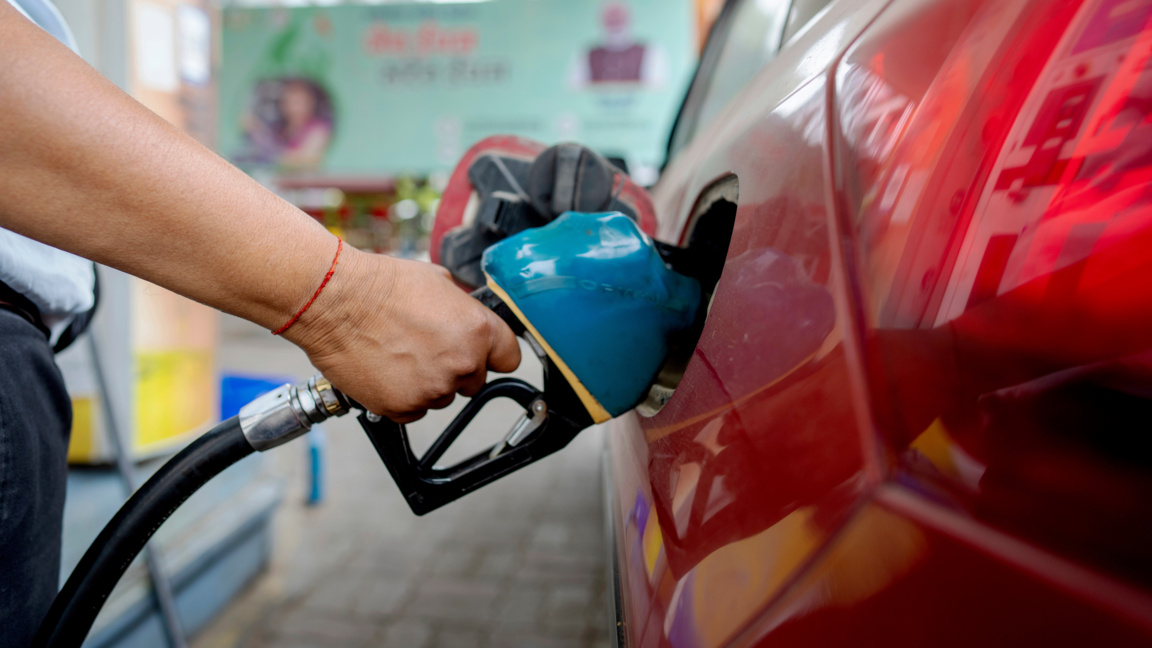 След ударите... Възможен е рязък скок в цената на петрола 