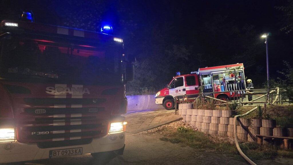Локализиран е пожар, избухнал през нощта във Велико Търново