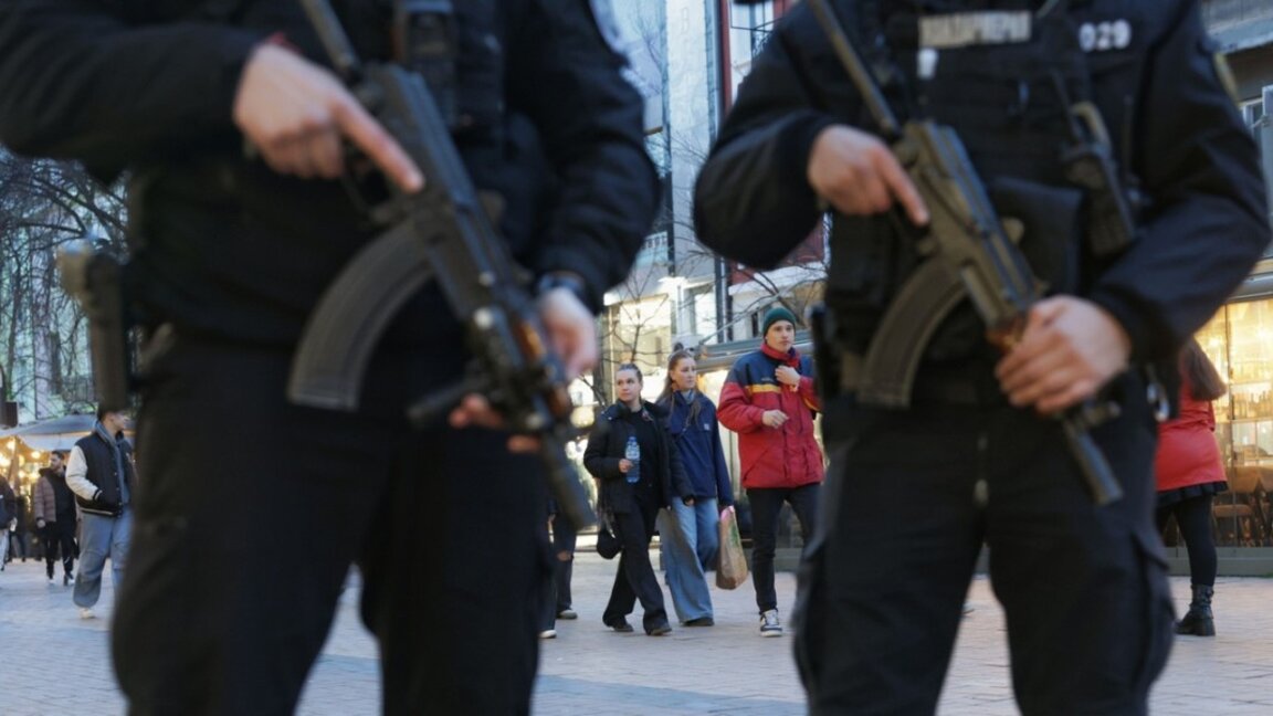 В центъра на София има засилено полицейско присъствие