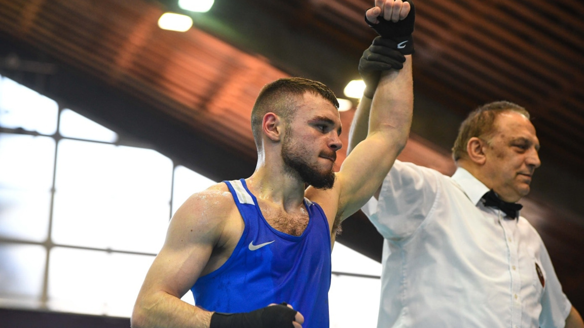 Ясен Радев спечели с 5:0 съдийски гласа днес.