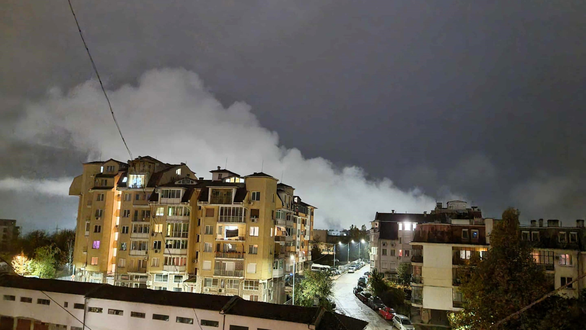 Министър Манол Генов спира работата на завода "Кроношпан" във Велико Търново