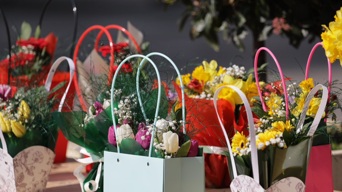 Президентът и премиерът отправиха поздрави за 8 март