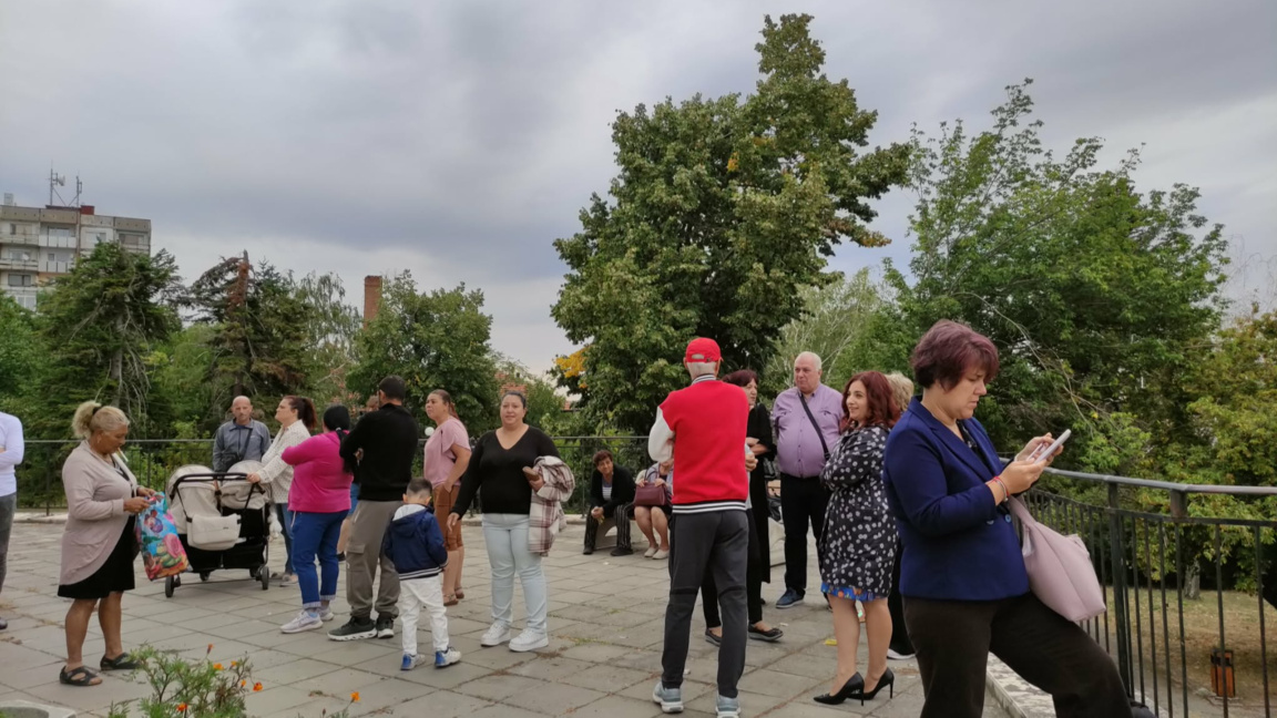 Протест с искане за смяна на ръководството на училището в Кула