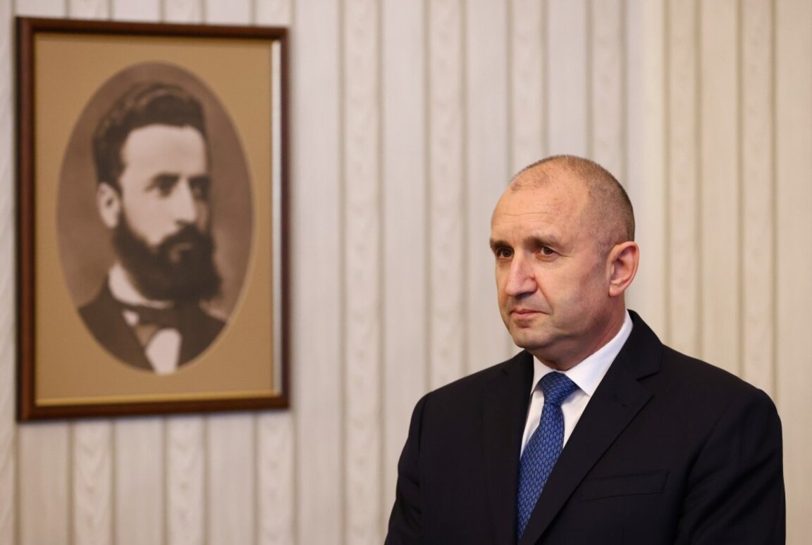 Rumen Radev, ilk hükümet kurma yetkisini bugün tevdi edecek
