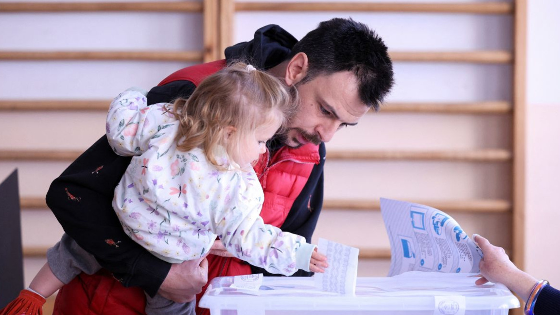 Daniel Dzhenev: "No hay lógica en las nuevas restricciones electorales"