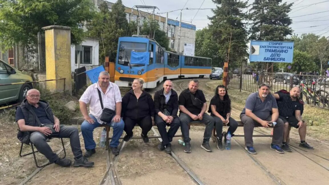 Centro de Movilidad Urbana: "Mañana no habrá autobuses, tranvías ni trolebuses"