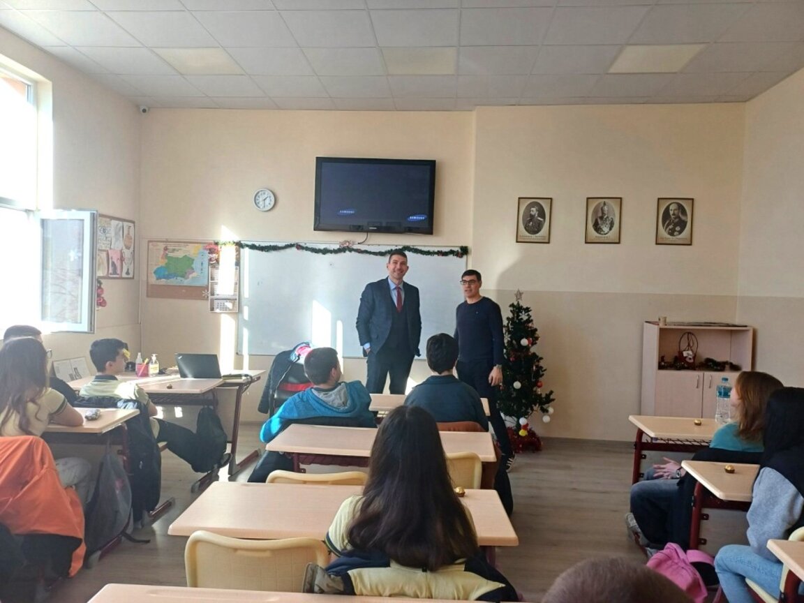 Прокурор от Районна прокуратура - Стара Загора изнесе лекция пред ученици от СУ „Васил Левски“
