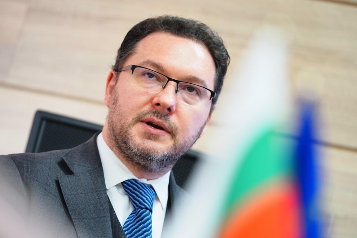 Срам за МВР... Митов коментира смъртта на мъжа при полицейски арест в Казанлък