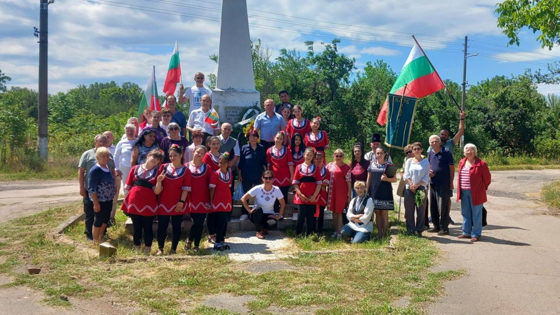 Паметникът в Динково ще има ограда