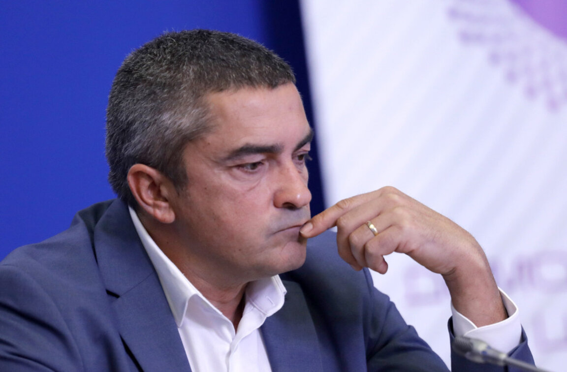 Александър Стоянов: Ако някой иска да разбере как се манипулира вот, нека да наблюдава Кърджали и Благоевград