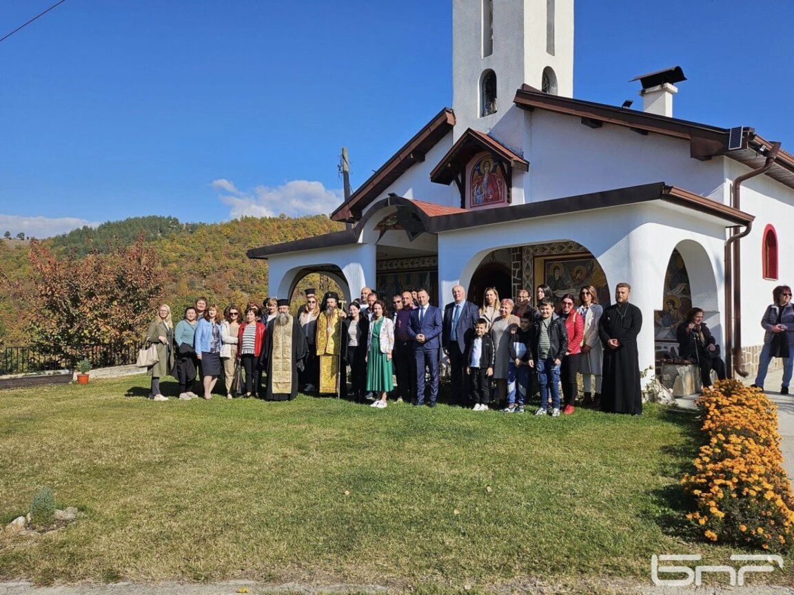 Ценен дар получи храмът в село Еленово