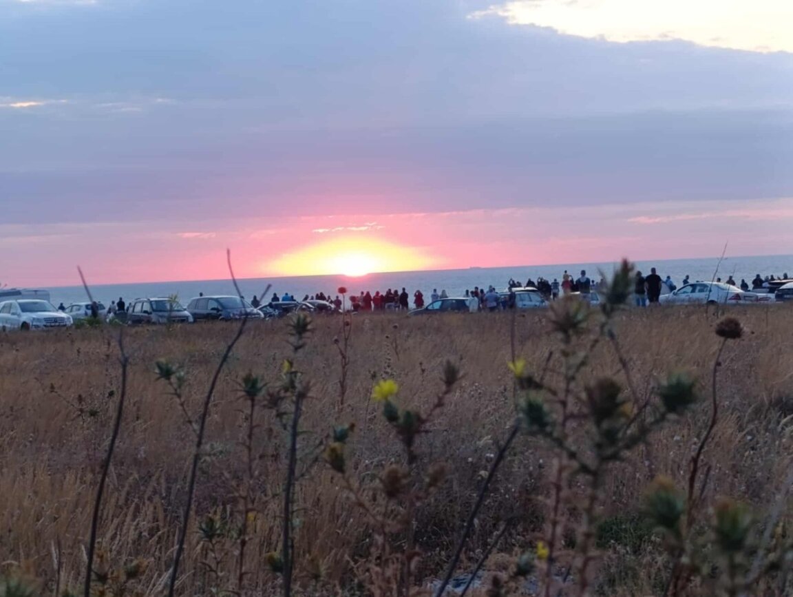 Джулай морнинг на брега