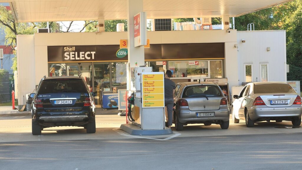 Euro introduced smoothly in Bulgaria, citizens struggle with rising prices