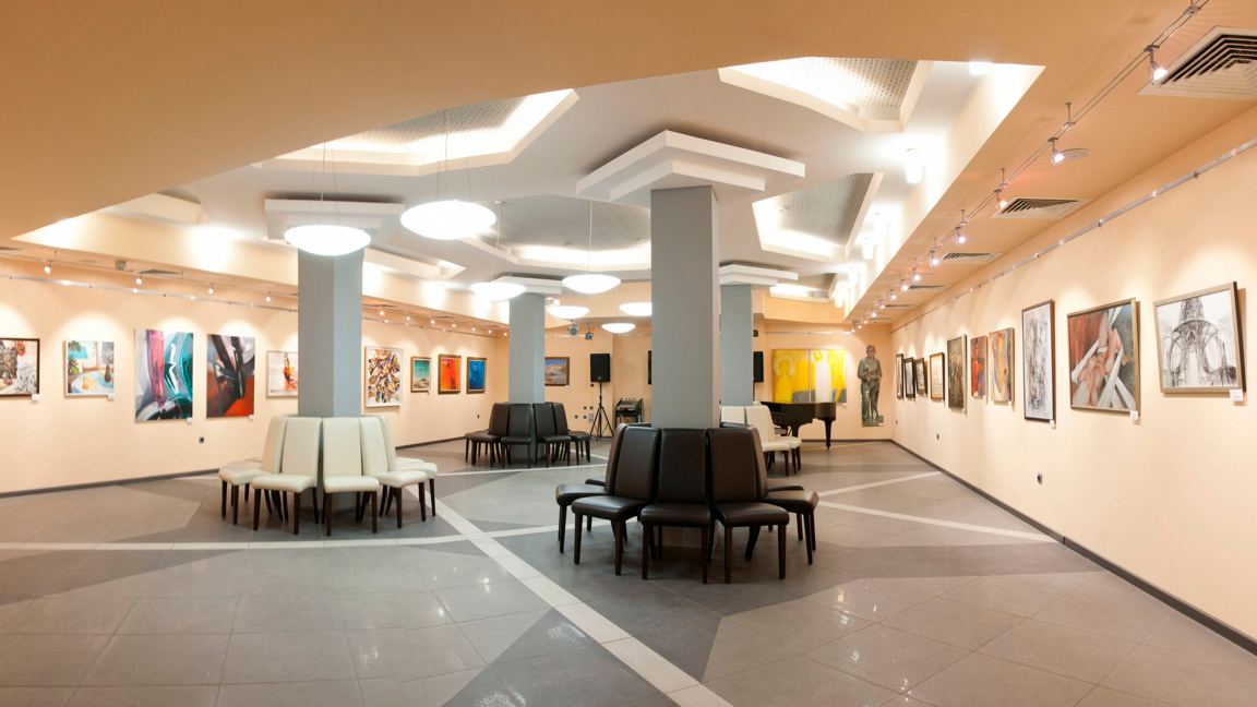 Арт салон, голяма зала