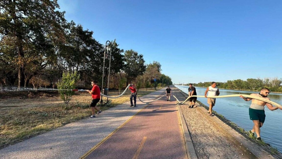 Овладян е пожарът на Гребната база в Пловдив