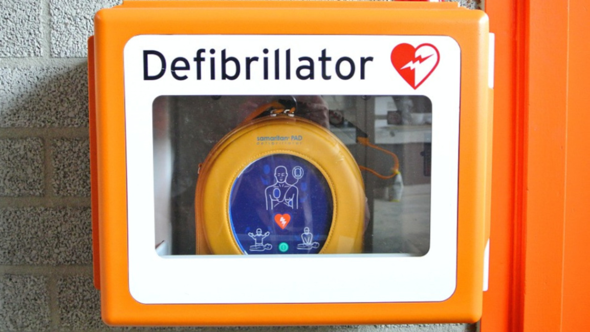 Defibrillators in public places – chance to save lives